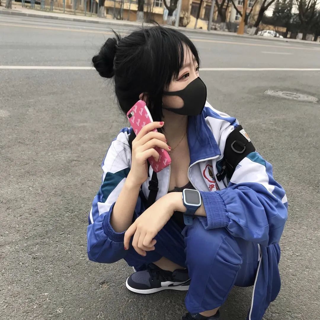 口罩校服女生图片