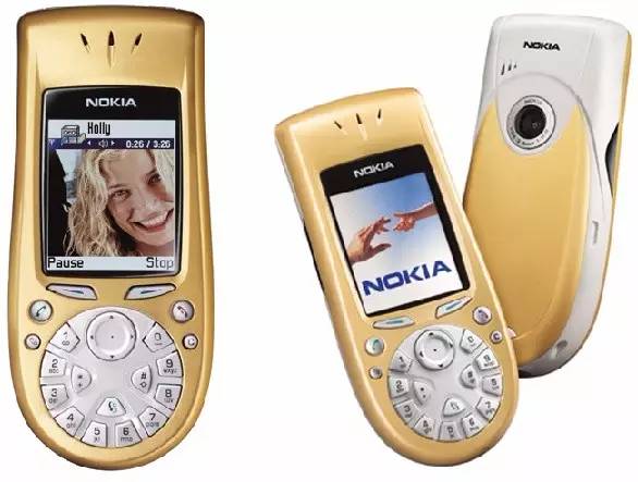 诺基亚5100(2002年)这是一款拥有彩色外观的非智能